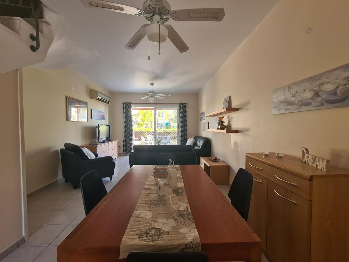 Serena Townhouse ペイヤ エクステリア 写真